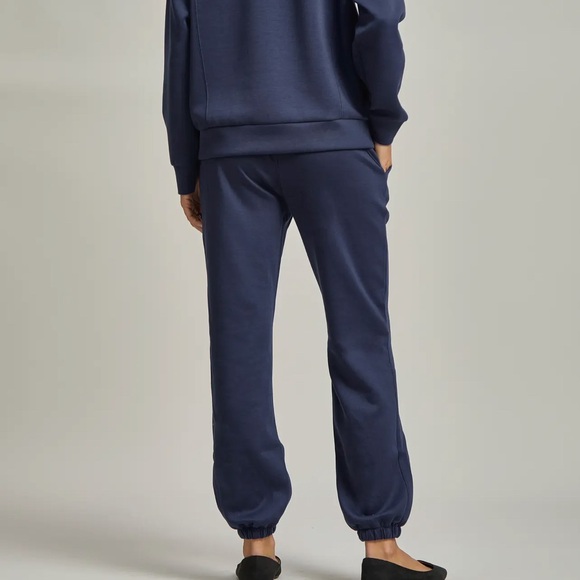 Elegant Navy Women's Three Quarter Zip and Joggers - Picture 5 of 6